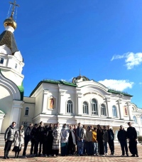 Экскурсия для 60 школьников прошла в духовной семинарии и кафедральном соборе Хабаровска