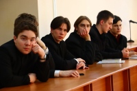 В семинарии прошел круглый стол, посвященный мужеству защитников Отечества и современным информационным вызовам