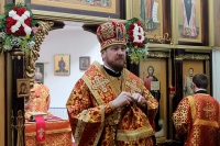 В среду Светлой седмицы митрополит Владимир совершил Пасхальное вечернее богослужение в храме Свято-Успенского архиерейского подворья